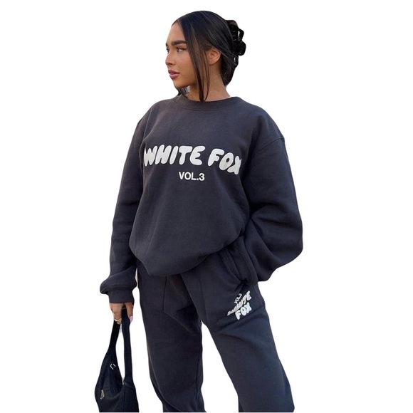 White Fox Boutique Tops - NWOT White Fox Boutique Offstage Shadow Sweatshirt 💕☁️✨